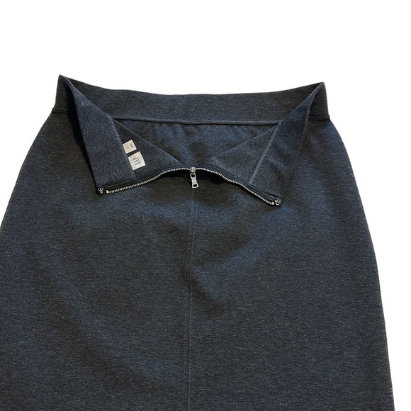 GAP Stretch Knee Length Pencil Skirt With Zipper Back - Size Medium - Picture 3 of 7